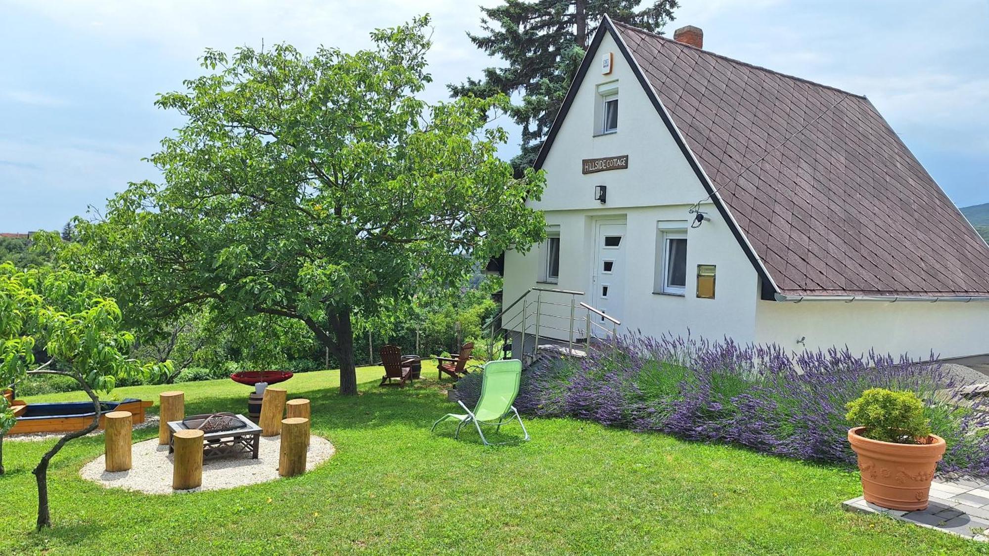 Hillside Cottage Pécs Extérieur photo